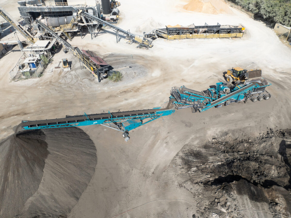 Powerscreen crushing and screening spread working at a site in Fort Worth, Texas
